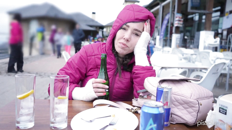 Outdoor apres piss play