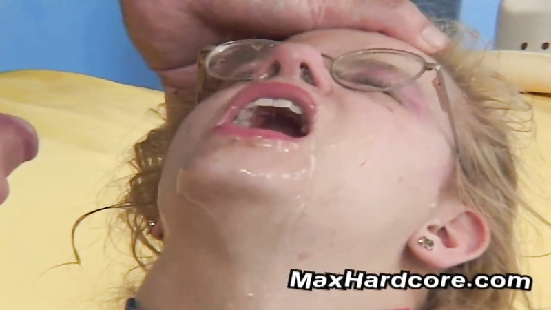 Max deepthroat and piss