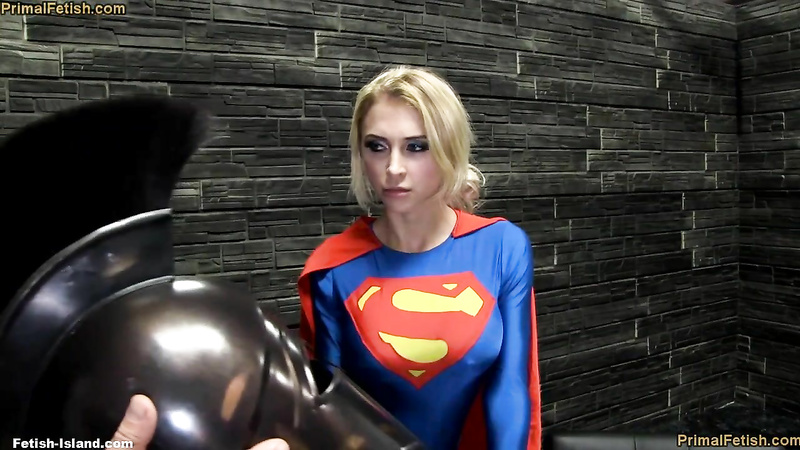 Superheroine - Supergirl God of War