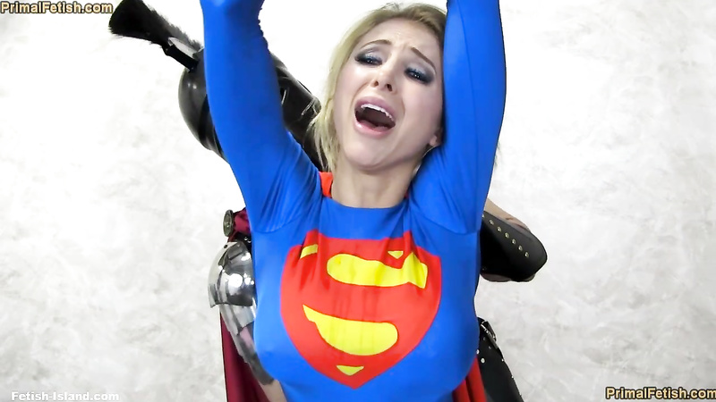 Superheroine - Supergirl God of War