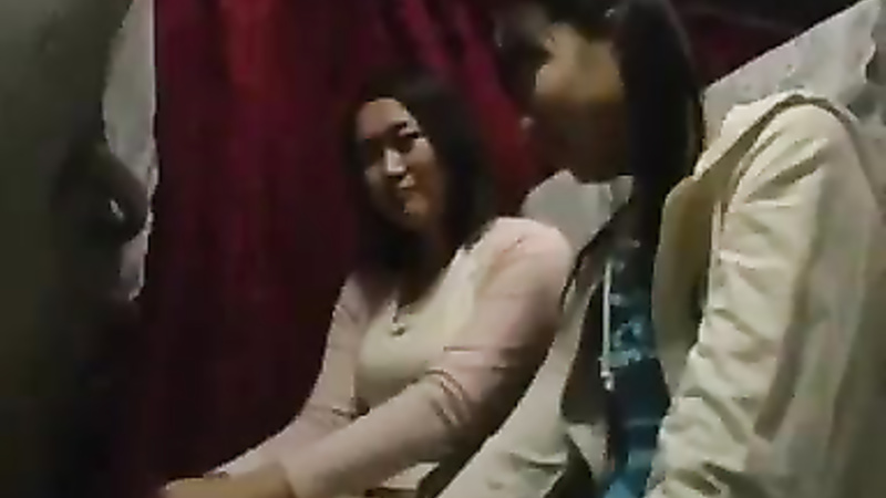 Asian mom and daughter get lucky on the bus