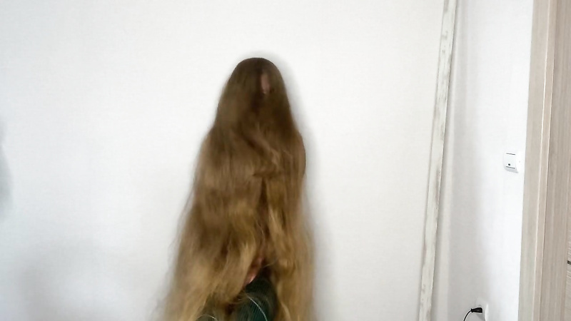 When you have hyper super long hair, electric shocks are more exciting for viewer.