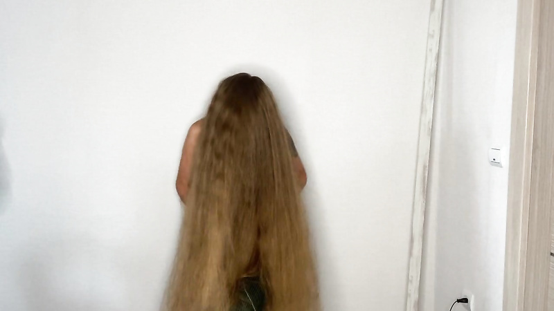 When you have hyper super long hair, electric shocks are more exciting for viewer.